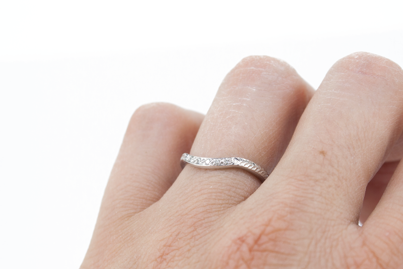 Wreath Diamond Curve Ring